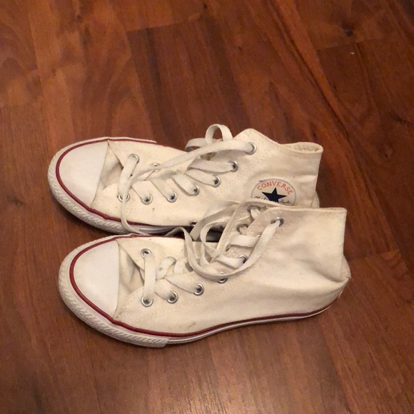 Girls converse - Picture 1 of 1